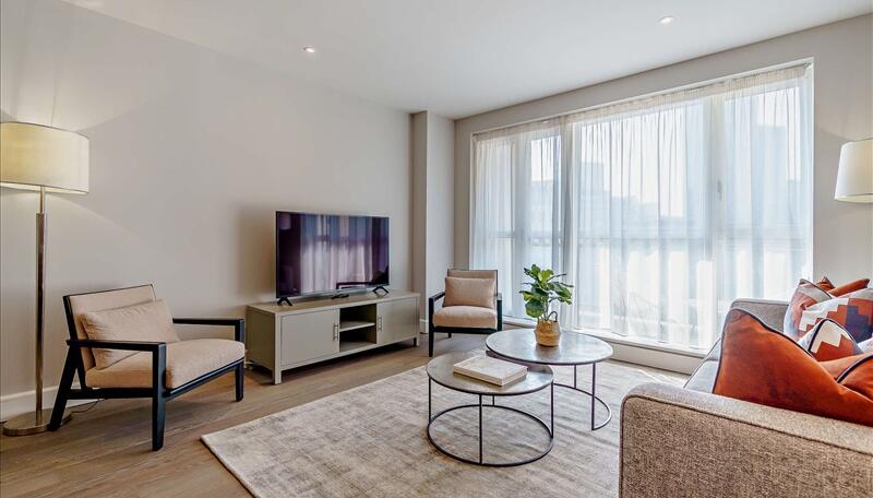 2 bed property in Westferry Circus, London